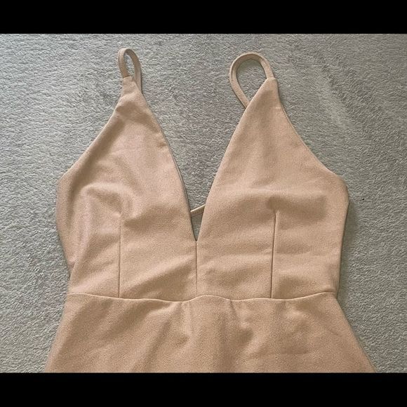 MISSGUIDED extreme plunge body con dress size 4 taupe new with tags - Picture 3 of 10